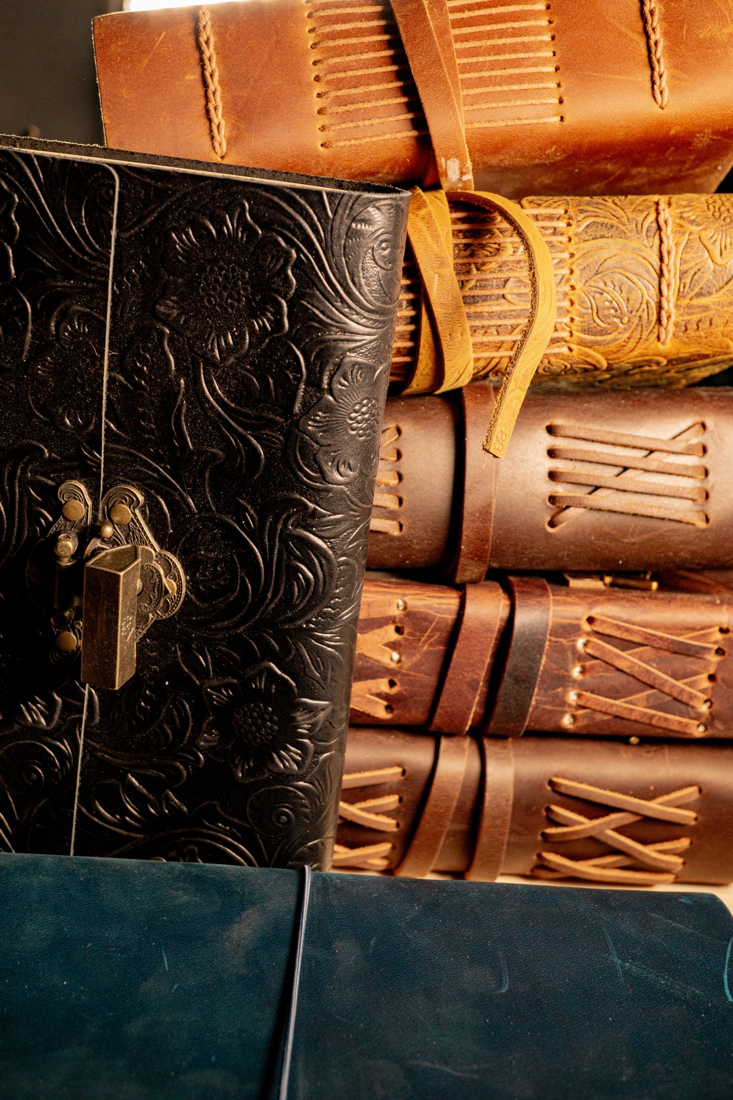 Loose-leaf Notebook With Lock First Layer Leather Notepad