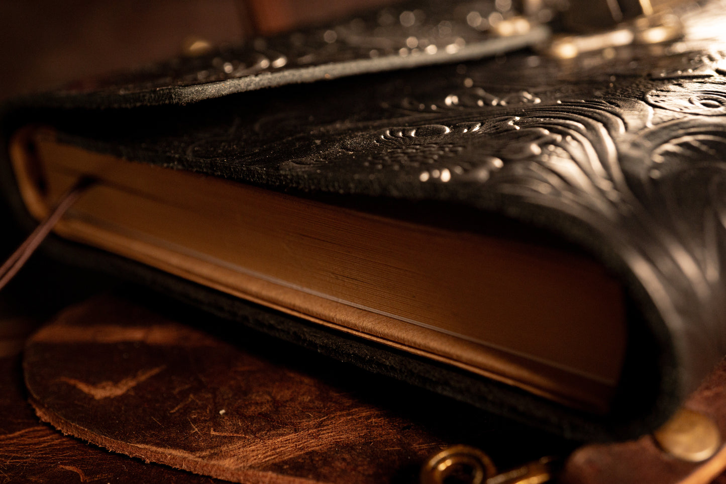 Loose-leaf Notebook With Lock First Layer Leather Notepad